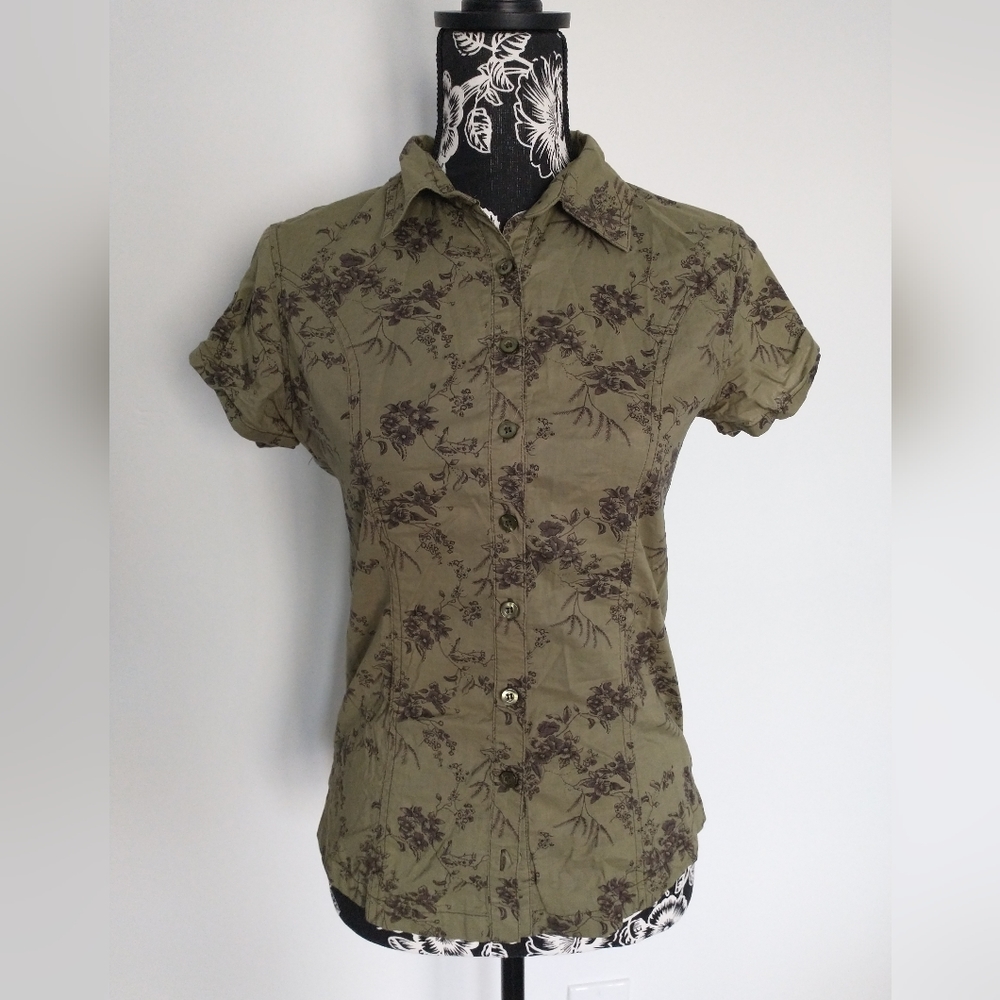 Maurices Green Button Down Short Sleeve Top